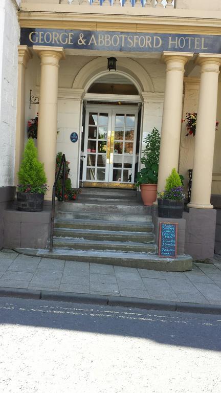 George And Abbotsford Hotel Melrose Exterior photo