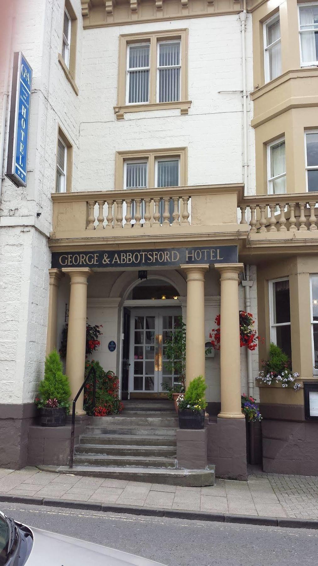 George And Abbotsford Hotel Melrose Exterior photo